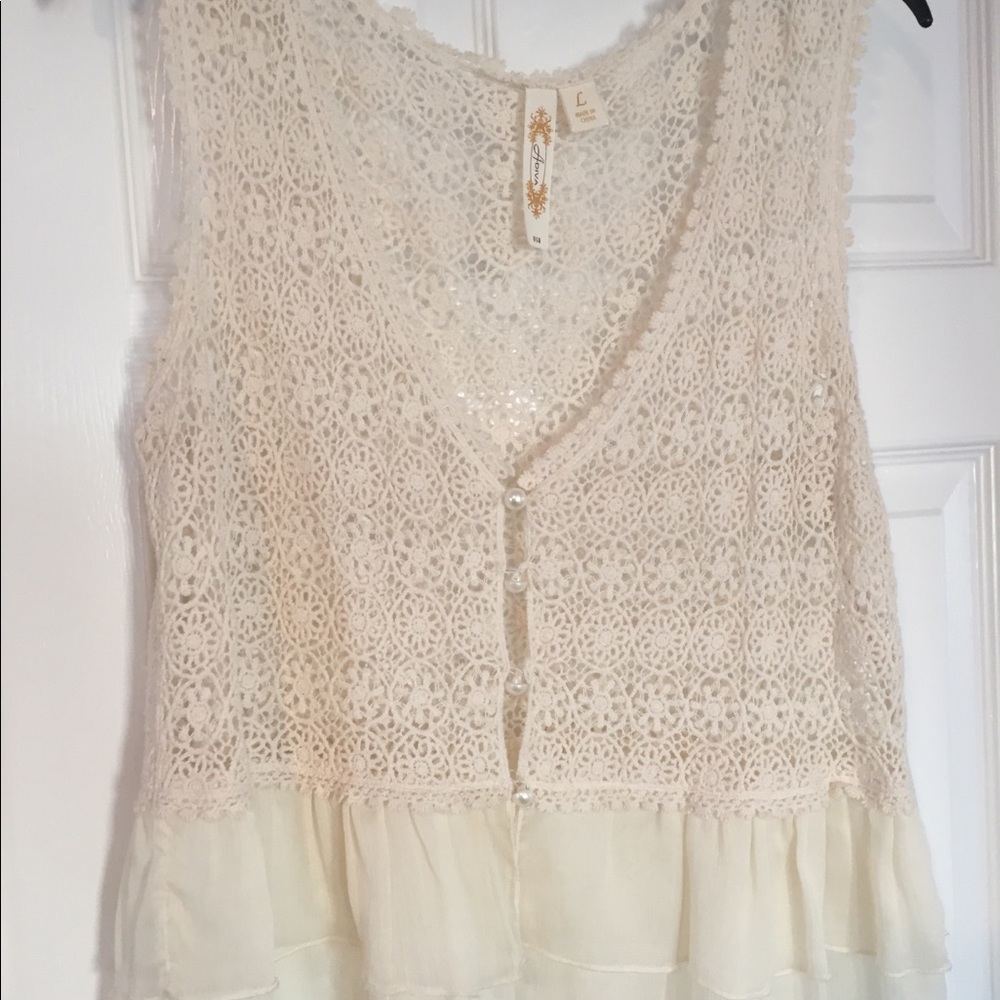 Vintage off white lace tank top with pearl buttons